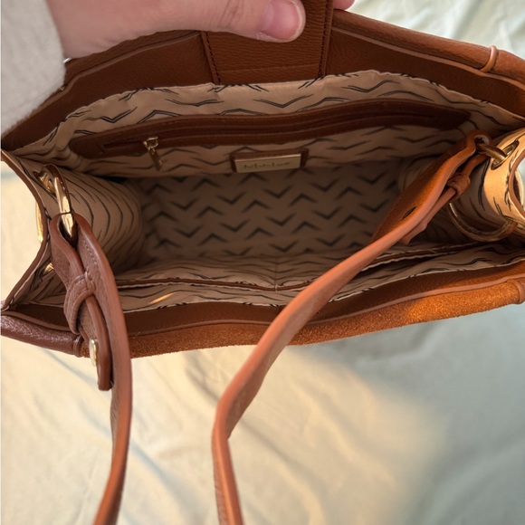 Elegant Brown Tote Bag - Picture 3 of 6